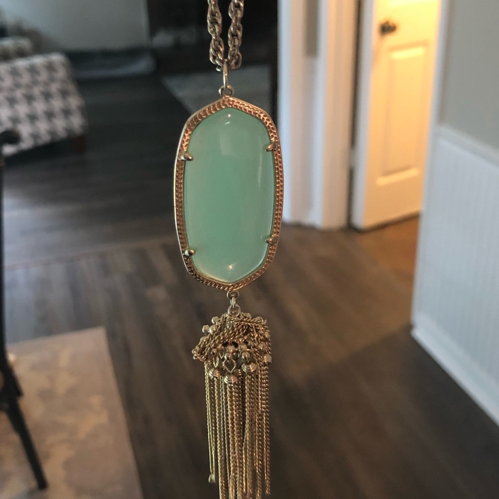 Kendra Scott necklace